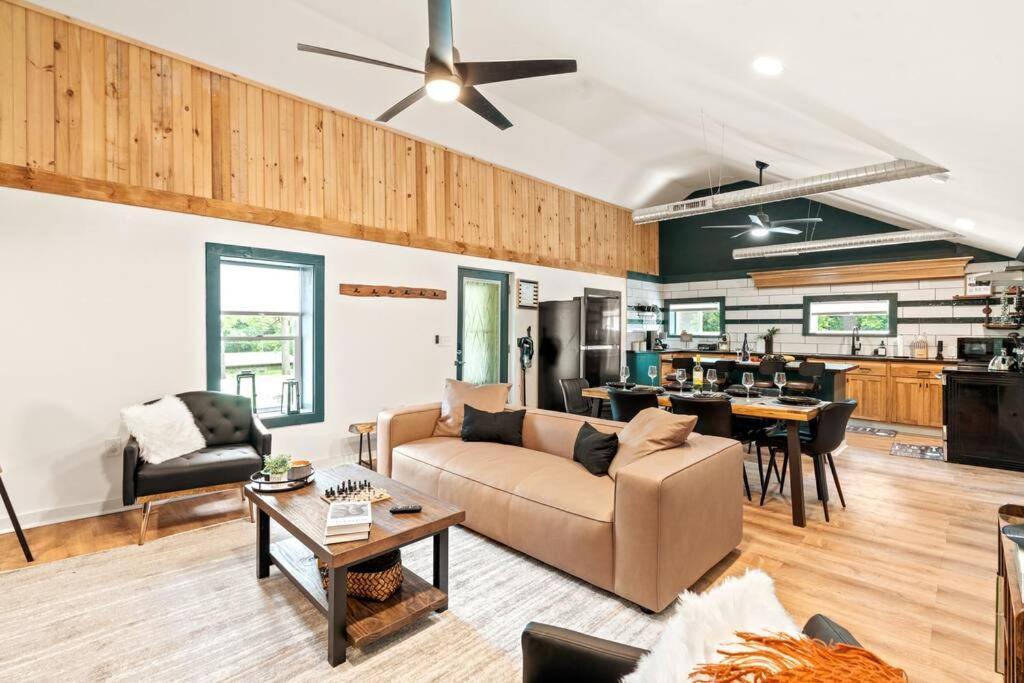 The Modern Forge Ny, Honeoye Lake Zewnętrze zdjęcie